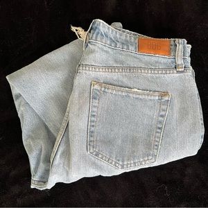 BDG Straight leg distressed jeans